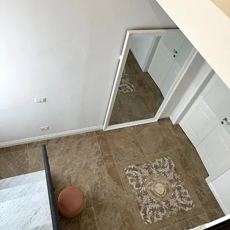 Marbleapartment ローマ